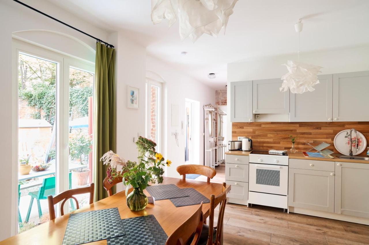 Beautiful And Cozy Remise For Up To 6 Guests Apartman Berlin Kültér fotó